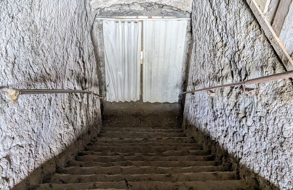 EDIFICIO DA RISTRUTTURARE CON AMPIO CORTILE - Vendita Edificio terra-cielo Ledro (fraz. Tiarno di Sopra)  Valle di Ledro