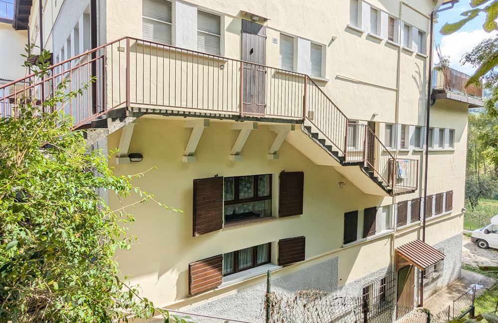 SPAZIOSO APPARTAMENTO SU DUE LIVELLI - Vendita Appartamento trilocale Ledro (fraz. Locca) Valle di Ledro