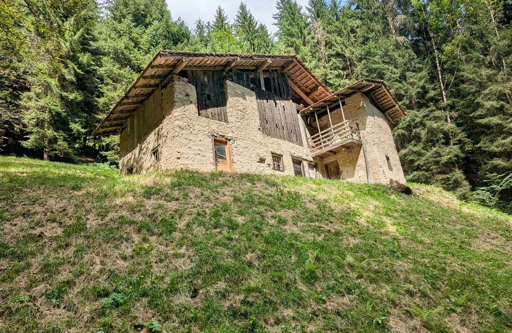 ANTICO FIENILE E TERRENI IN LOCALITA’ CROINA - Vendita Rustico Ledro (fraz. Tiarno di Sotto) Valle di Ledro