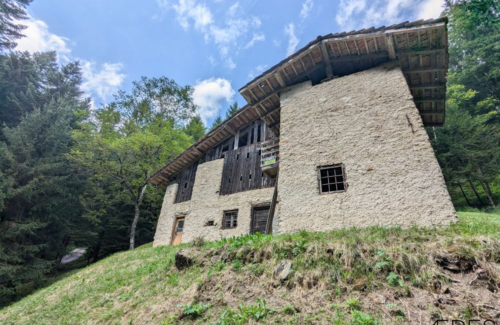ANTICO FIENILE E TERRENI IN LOCALITA’ CROINA - Vendita Rustico Ledro (fraz. Tiarno di Sotto) Valle di Ledro