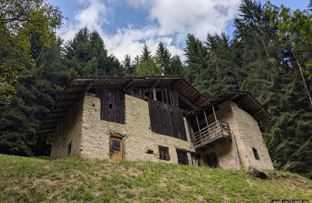 ANTICO FIENILE E TERRENI IN LOCALITA’ CROINA - Vendita Rustico Ledro (fraz. Tiarno di Sotto) Valle di Ledro