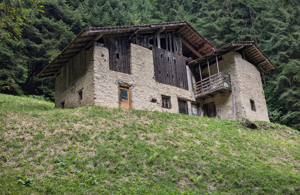 ANTICO FIENILE E TERRENI IN LOCALITA’ CROINA - Vendita Rustico Ledro (fraz. Tiarno di Sotto) Valle di Ledro