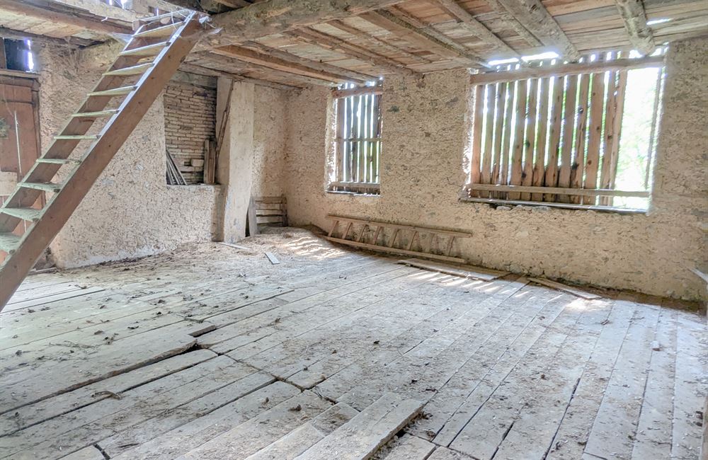 PARTE DI ANTICO FIENILE E TERRENI IN POSIZIONE UNICA - Vendita Rustico Ledro (fraz. Tiarno di Sotto) Valle di Ledro