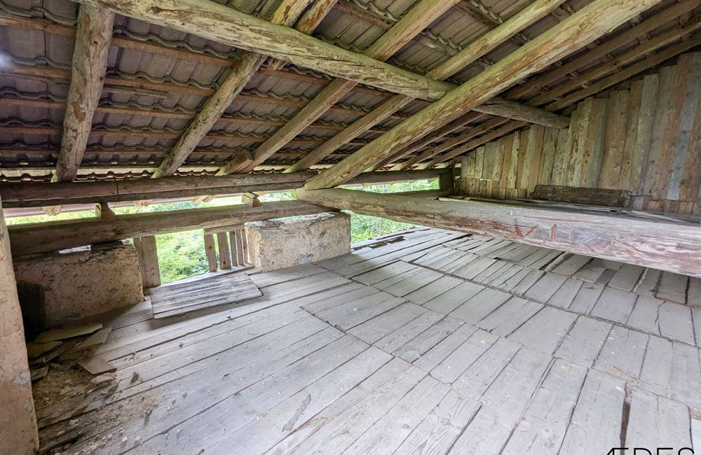 PARTE DI ANTICO FIENILE E TERRENI IN POSIZIONE UNICA - Vendita Rustico Ledro (fraz. Tiarno di Sotto) Valle di Ledro