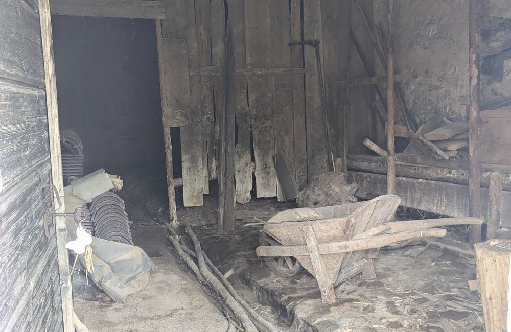 PARTE DI ANTICO FIENILE E TERRENI IN POSIZIONE UNICA - Vendita Rustico Ledro (fraz. Tiarno di Sotto) Valle di Ledro