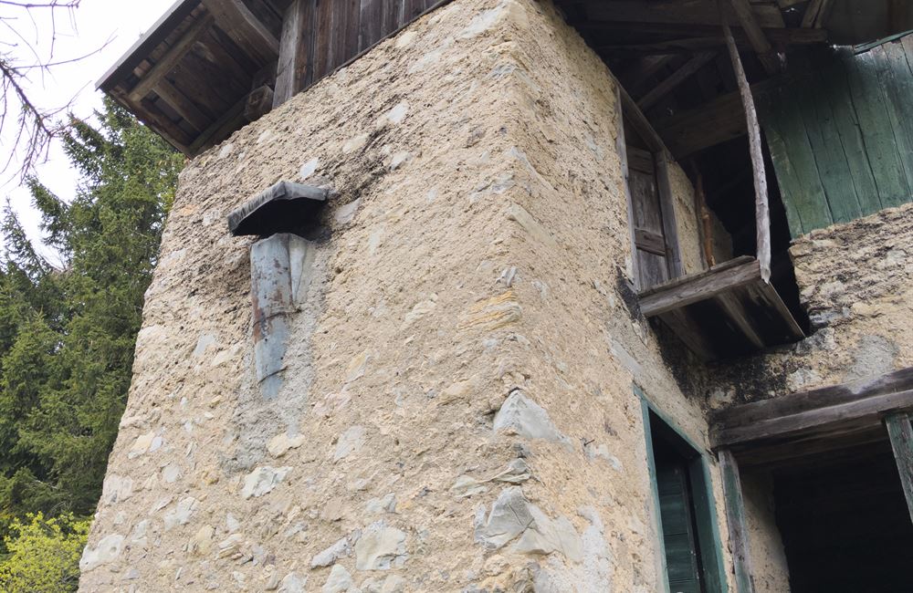 PARTE DI FIENILE E TERRENI IN LOCALITA’ VIES - Vendita Rustico Ledro (località Vies) Valle di Ledro