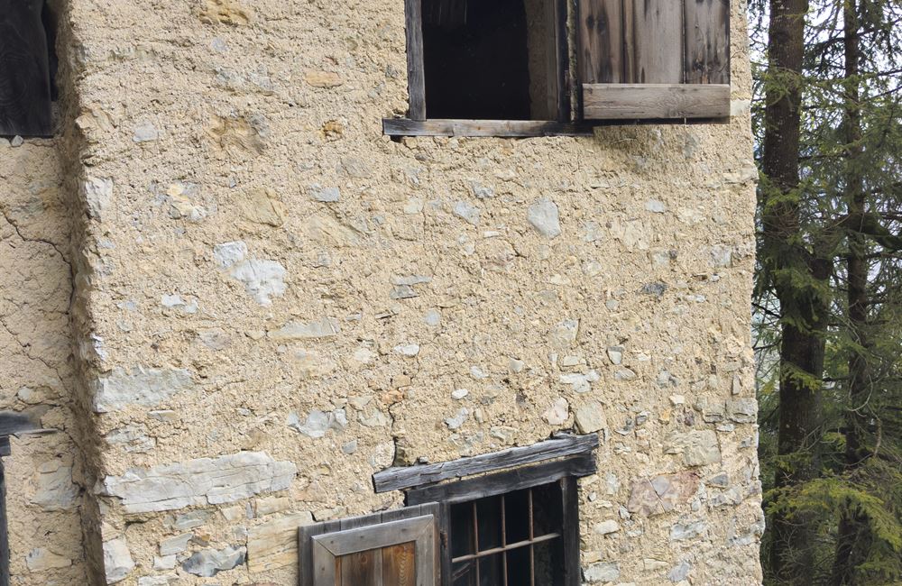 PARTE DI FIENILE E TERRENI IN LOCALITA’ VIES - Vendita Rustico Ledro (località Vies) Valle di Ledro