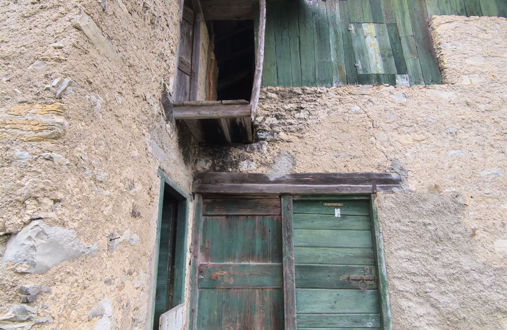 PARTE DI FIENILE E TERRENI IN LOCALITA’ VIES - Vendita Rustico Ledro (località Vies) Valle di Ledro