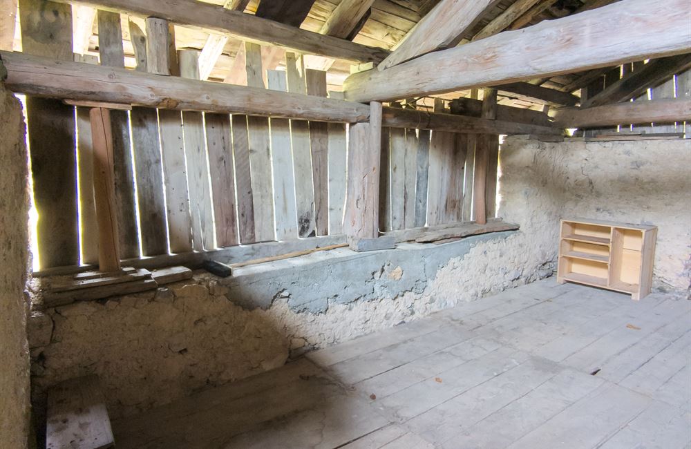 PARTE DI FIENILE E TERRENI IN LOCALITA’ VIES - Vendita Rustico Ledro (località Vies) Valle di Ledro