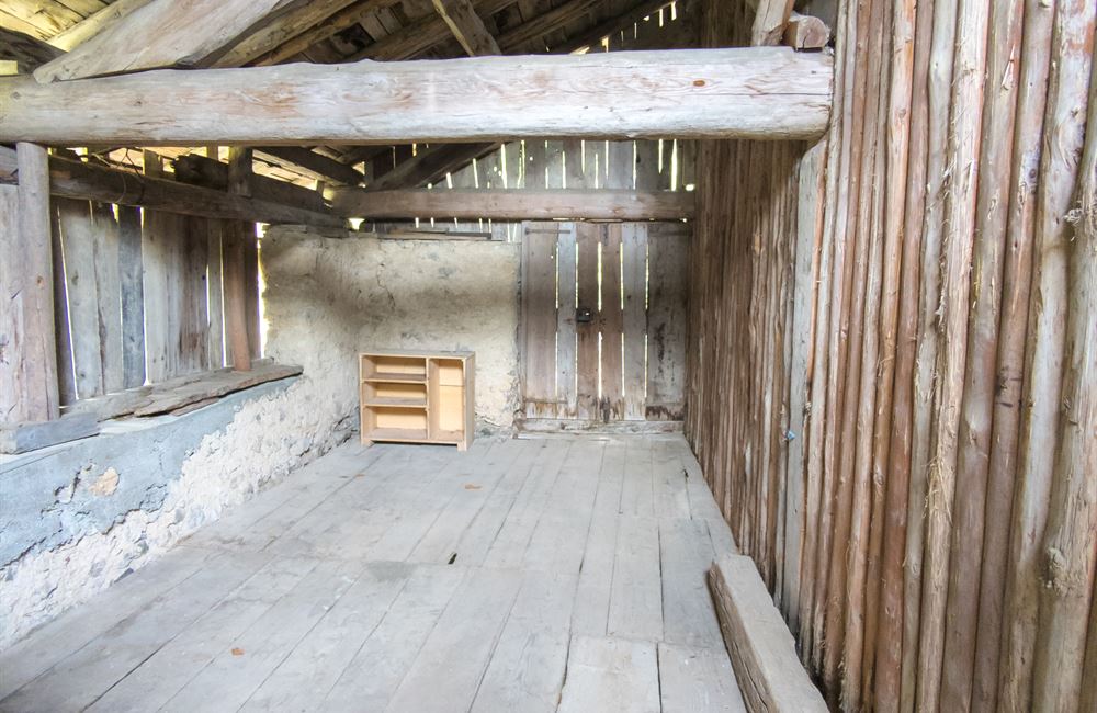 PARTE DI FIENILE E TERRENI IN LOCALITA’ VIES - Vendita Rustico Ledro (località Vies) Valle di Ledro