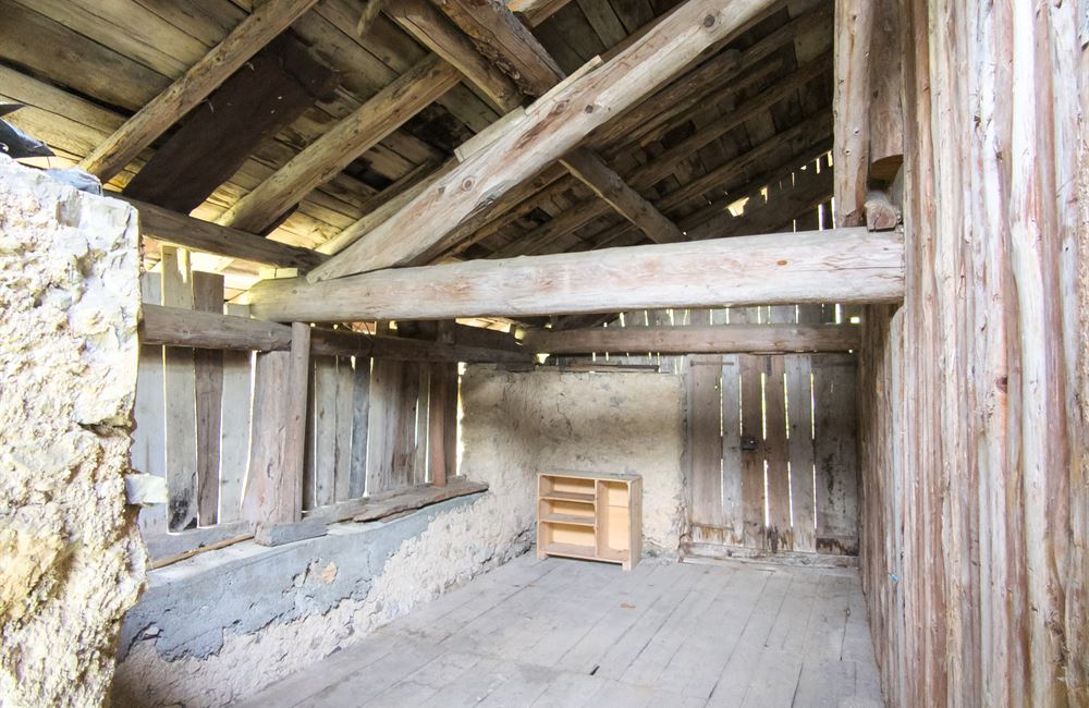 PARTE DI FIENILE E TERRENI IN LOCALITA’ VIES - Vendita Rustico Ledro (località Vies) Valle di Ledro