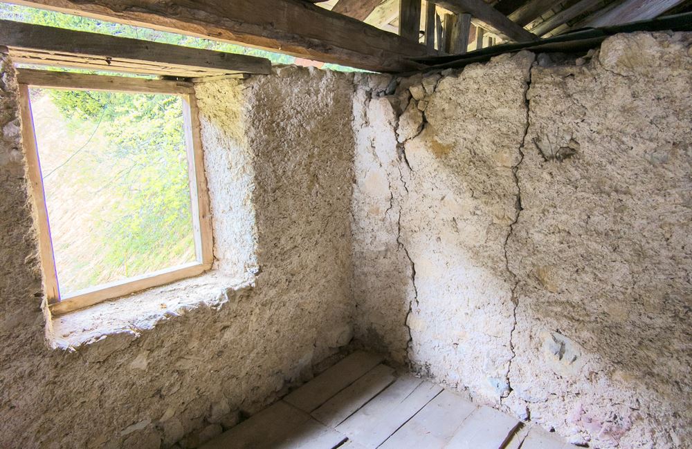 PARTE DI FIENILE E TERRENI IN LOCALITA’ VIES - Vendita Rustico Ledro (località Vies) Valle di Ledro