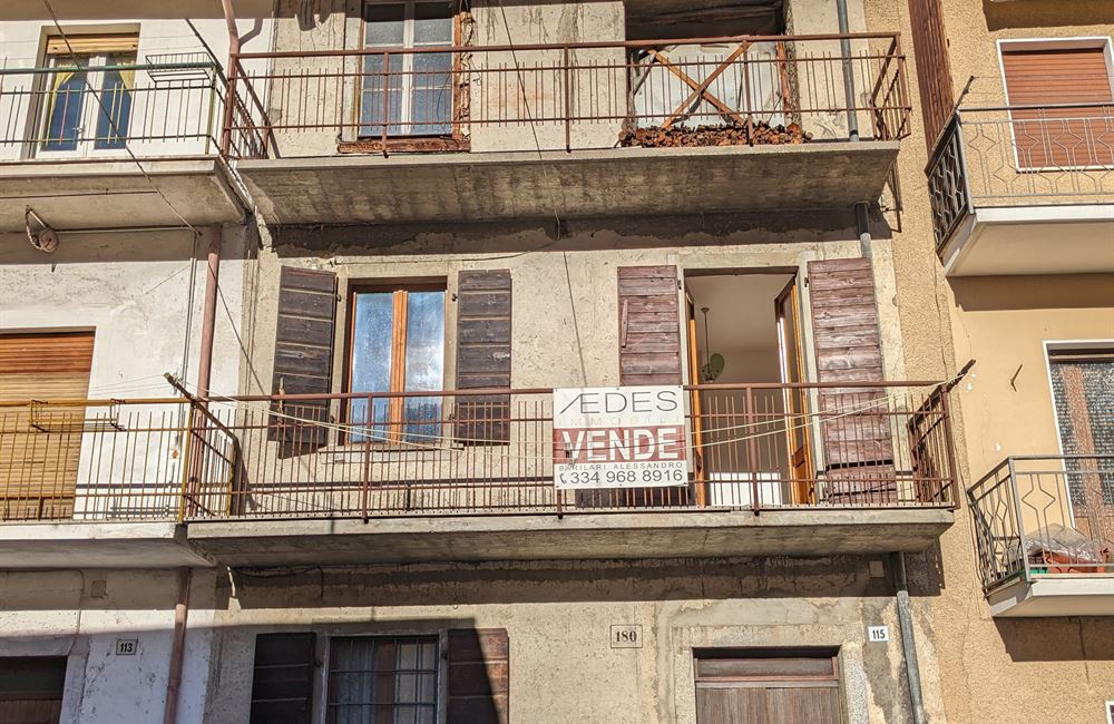 EDIFICIO CIELO-TERRA DA RISTRUTTURARE - Vendita Edificio terra-cielo Ledro (fraz. Tiarno di Sotto) Valle di Ledro