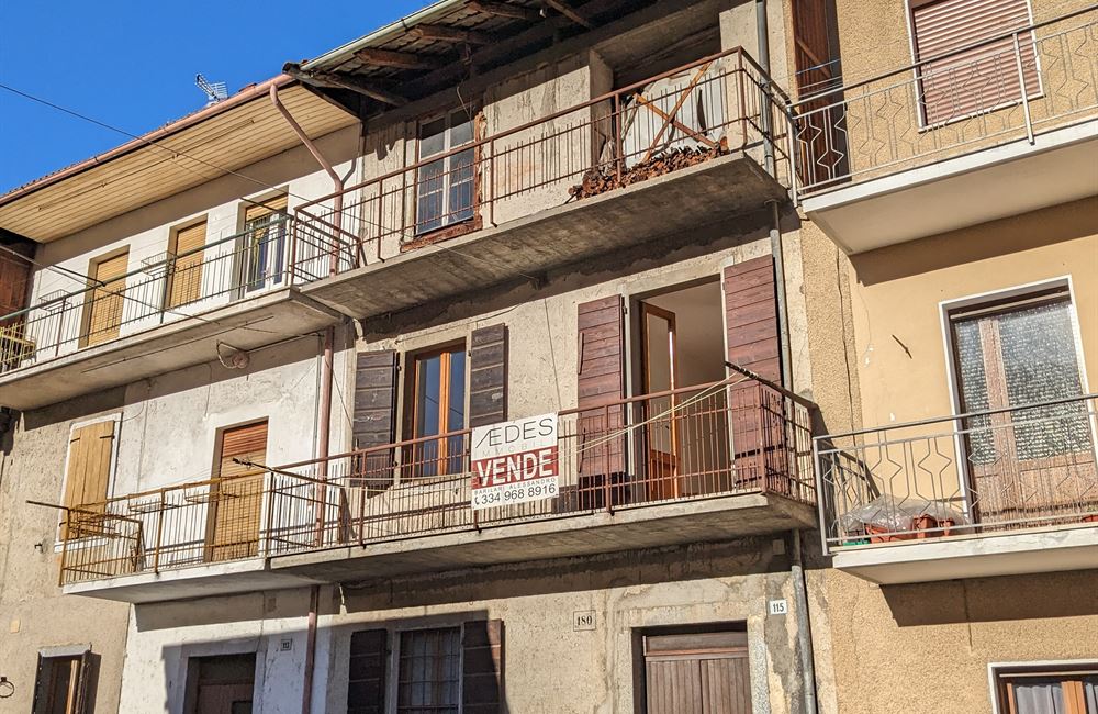 EDIFICIO CIELO-TERRA DA RISTRUTTURARE - Vendita Edificio terra-cielo Ledro (fraz. Tiarno di Sotto) Valle di Ledro