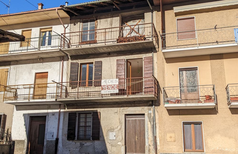 EDIFICIO CIELO-TERRA DA RISTRUTTURARE - Vendita Edificio terra-cielo Ledro (fraz. Tiarno di Sotto) Valle di Ledro