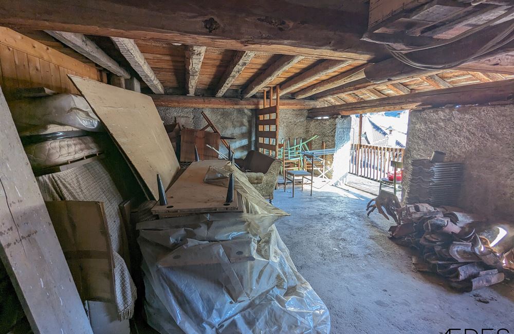 APPARTAMENTO PIANO PRIMO CON AMPI LOCALI ACCESSORI E PICCOLO CORTILE - Vendita Appartamento trilocale Ledro (fraz. Tiarno di Sopra ) Valle di Ledro