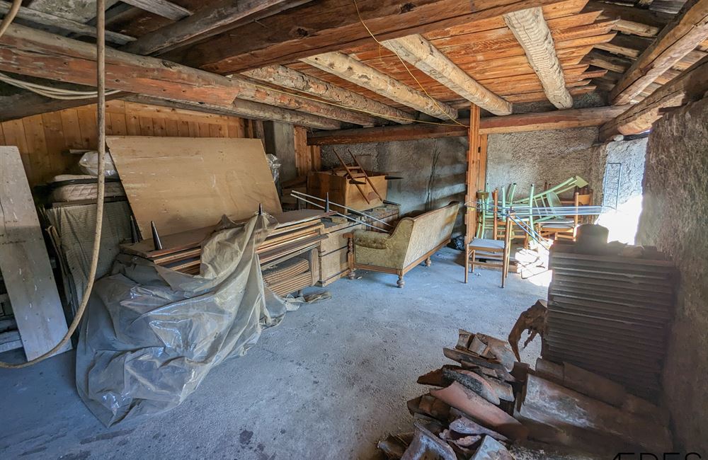 APPARTAMENTO PIANO PRIMO CON AMPI LOCALI ACCESSORI E PICCOLO CORTILE - Vendita Appartamento trilocale Ledro (fraz. Tiarno di Sopra ) Valle di Ledro