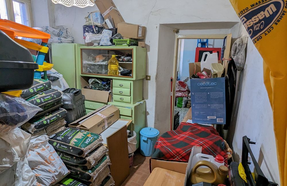 APPARTAMENTO PIANO PRIMO CON AMPI LOCALI ACCESSORI E PICCOLO CORTILE - Vendita Appartamento trilocale Ledro (fraz. Tiarno di Sopra ) Valle di Ledro