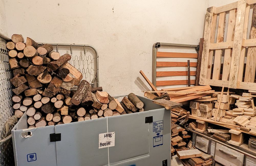 APPARTAMENTO PIANO PRIMO CON AMPI LOCALI ACCESSORI E PICCOLO CORTILE - Vendita Appartamento trilocale Ledro (fraz. Tiarno di Sopra ) Valle di Ledro