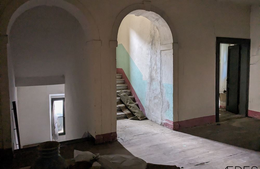 AMPIO EDIFICIO A BIACESA DA RISTRUTTURARE  - Vendita Edificio terra-cielo Ledro (fraz. Biacesa) Valle di Ledro