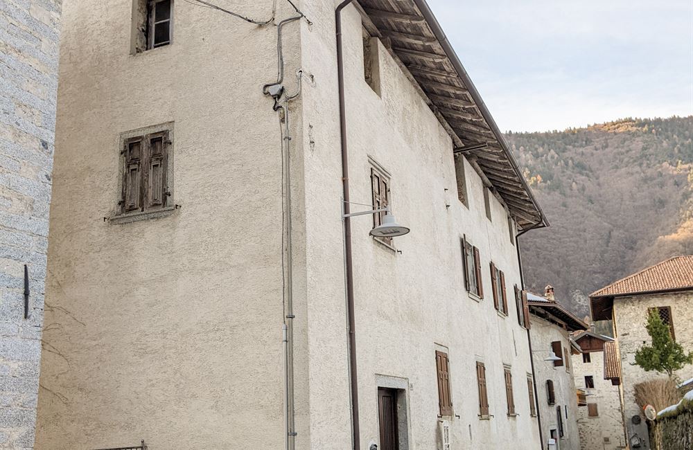 PORZIONE DI EDIFICIO A LOCCA - Vendita Appartamento quadrilocale Ledro (fraz. Locca) Valle di Ledro
