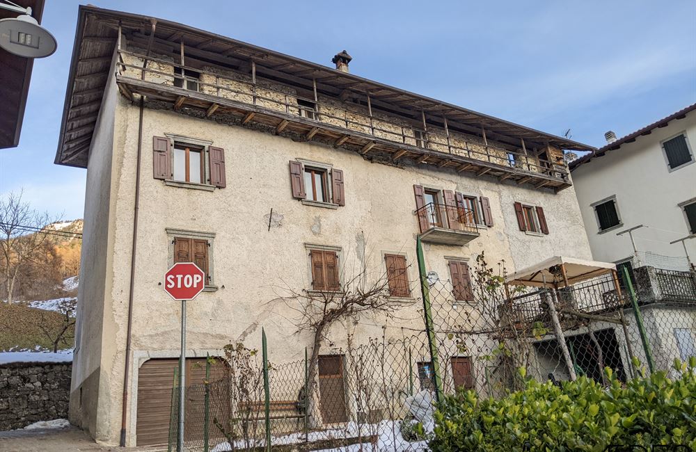 PORZIONE DI EDIFICIO A LOCCA - Vendita Appartamento quadrilocale Ledro (fraz. Locca) Valle di Ledro