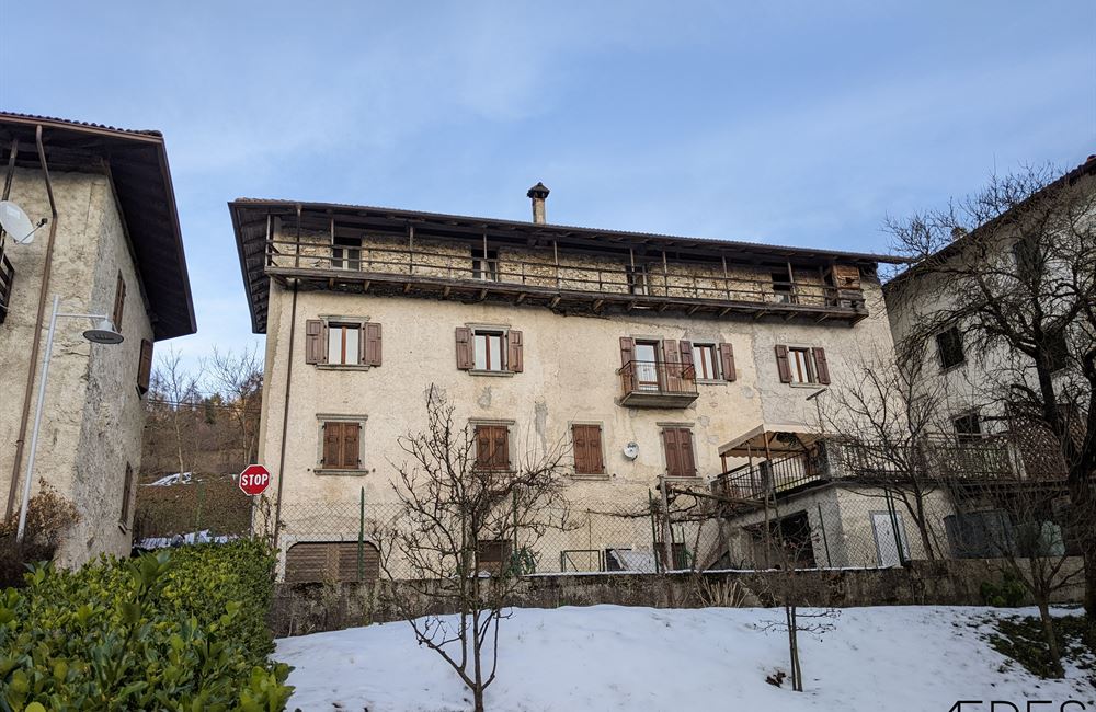 PORZIONE DI EDIFICIO A LOCCA - Vendita Appartamento quadrilocale Ledro (fraz. Locca) Valle di Ledro