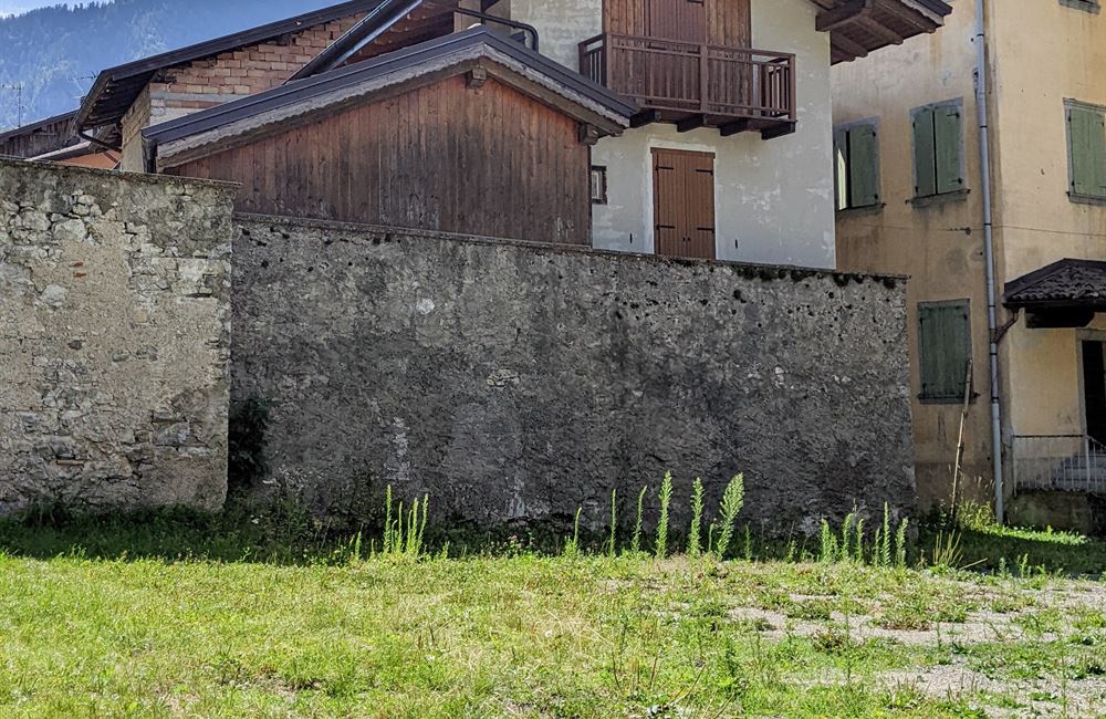 SOLUZIONE INDIPENDENTE A TIARNO DI SOTTO - Vendita Schiera di testa Ledro (fraz. Tiarno di Sotto)  Valle di Ledro