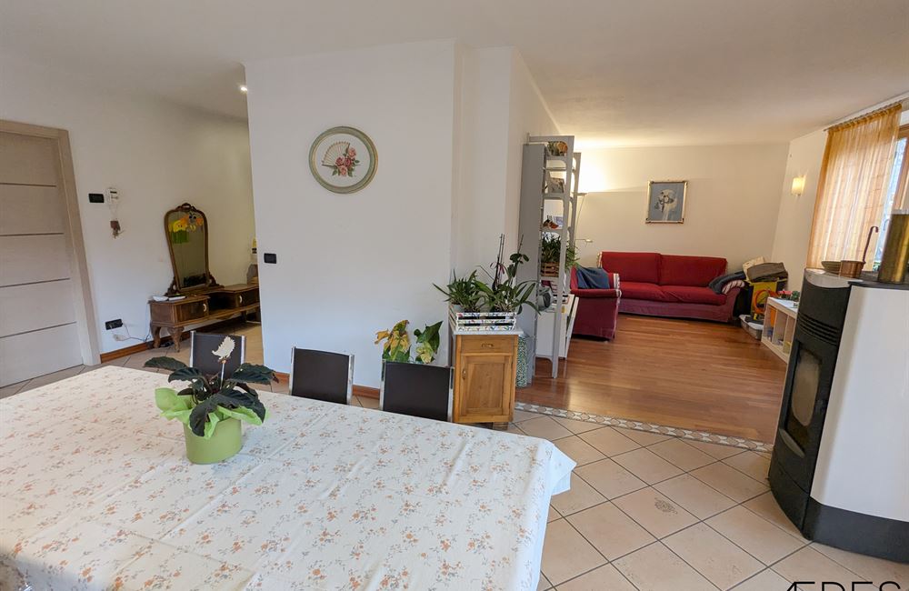 INCANTEVOLE CASA SINGOLA CON DUE APPARTAMENTI A POCHI PASSI DAL LAGO DI LEDRO - Vendita Casa Singola Ledro (fraz. Molina) Valle di Ledro