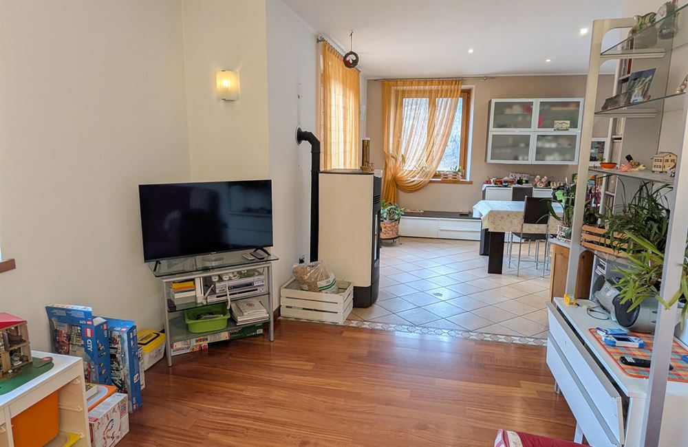 INCANTEVOLE CASA SINGOLA CON DUE APPARTAMENTI A POCHI PASSI DAL LAGO DI LEDRO - Vendita Casa Singola Ledro (fraz. Molina) Valle di Ledro