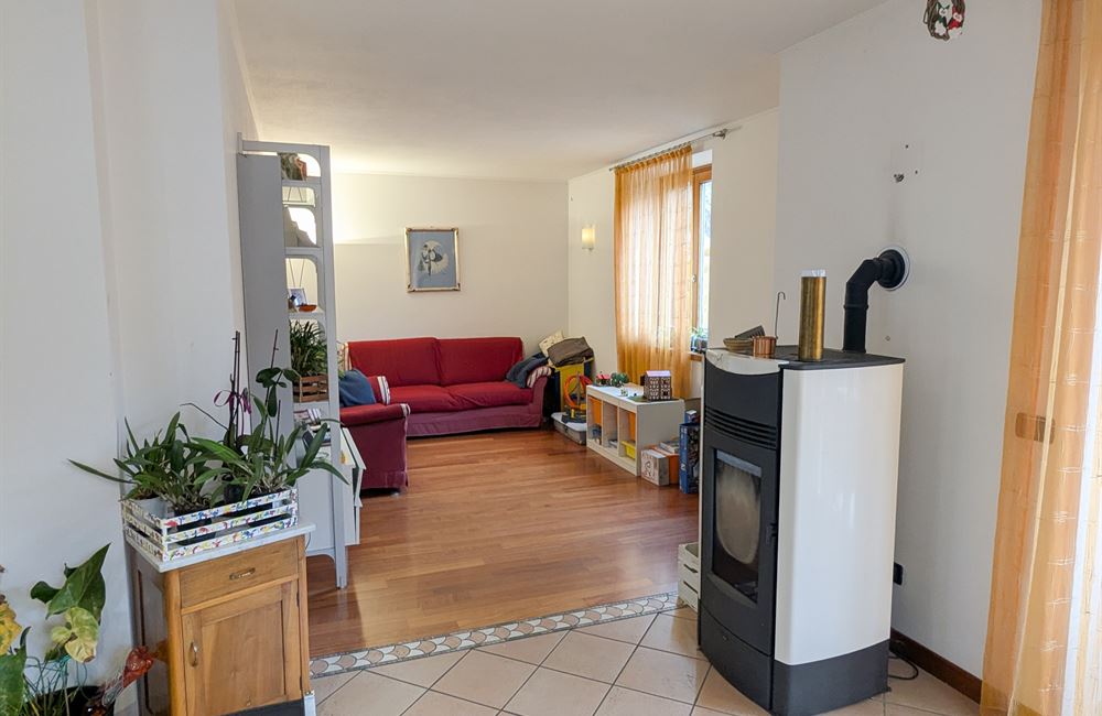 INCANTEVOLE CASA SINGOLA CON DUE APPARTAMENTI A POCHI PASSI DAL LAGO DI LEDRO - Vendita Casa Singola Ledro (fraz. Molina) Valle di Ledro