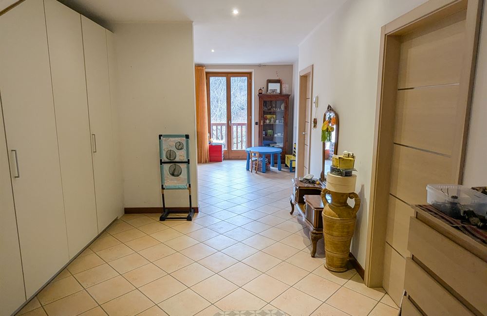 INCANTEVOLE CASA SINGOLA CON DUE APPARTAMENTI A POCHI PASSI DAL LAGO DI LEDRO - Vendita Casa Singola Ledro (fraz. Molina) Valle di Ledro
