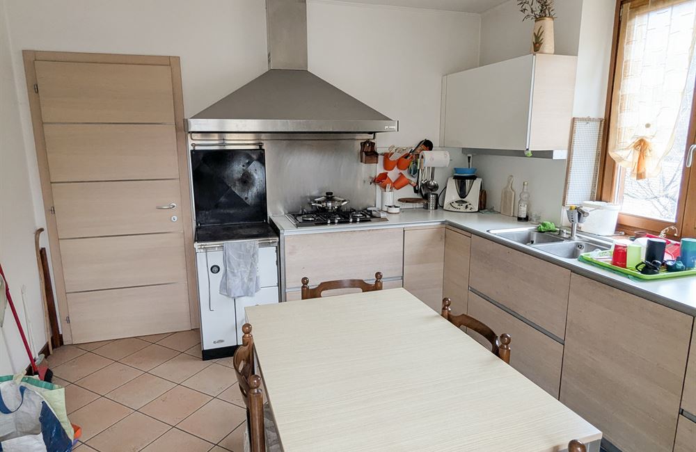 INCANTEVOLE CASA SINGOLA CON DUE APPARTAMENTI A POCHI PASSI DAL LAGO DI LEDRO - Vendita Casa Singola Ledro (fraz. Molina) Valle di Ledro