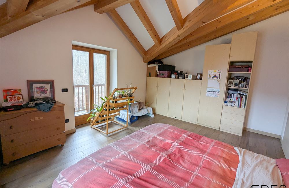 INCANTEVOLE CASA SINGOLA CON DUE APPARTAMENTI A POCHI PASSI DAL LAGO DI LEDRO - Vendita Casa Singola Ledro (fraz. Molina) Valle di Ledro