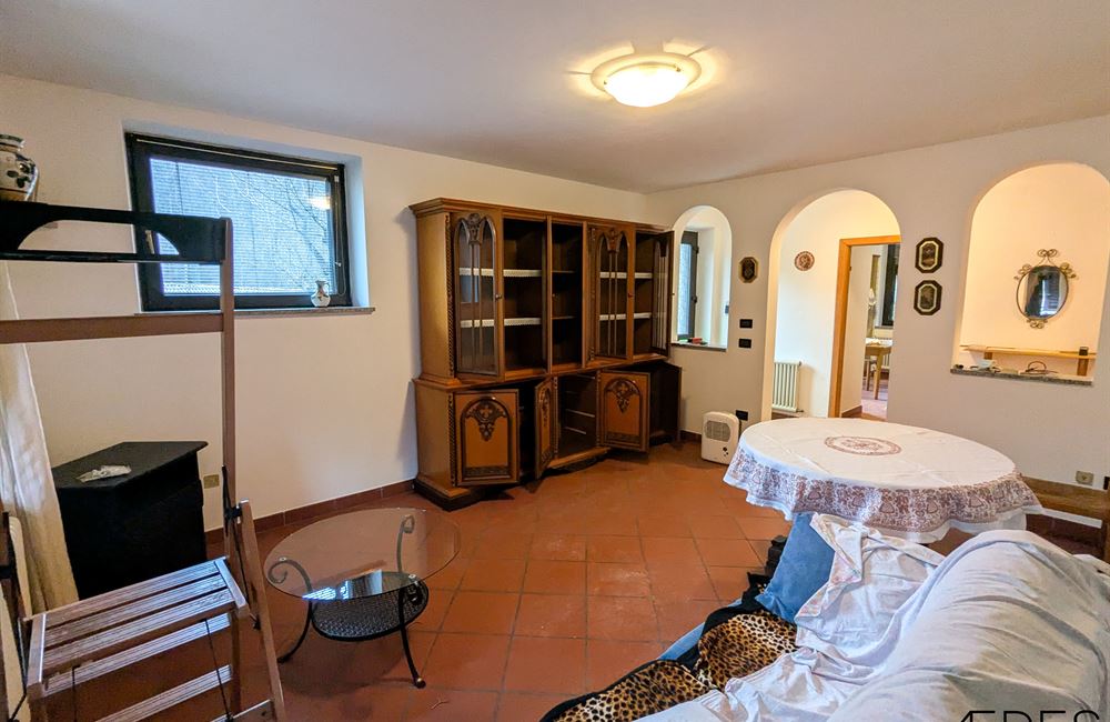 INCANTEVOLE CASA SINGOLA CON DUE APPARTAMENTI A POCHI PASSI DAL LAGO DI LEDRO - Vendita Casa Singola Ledro (fraz. Molina) Valle di Ledro