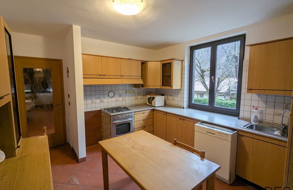 INCANTEVOLE CASA SINGOLA CON DUE APPARTAMENTI A POCHI PASSI DAL LAGO DI LEDRO - Vendita Casa Singola Ledro (fraz. Molina) Valle di Ledro