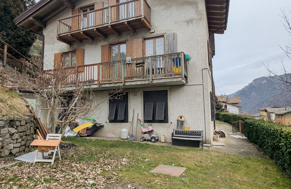 INCANTEVOLE CASA SINGOLA CON DUE APPARTAMENTI A POCHI PASSI DAL LAGO DI LEDRO - Vendita Casa Singola Ledro (fraz. Molina) Valle di Ledro