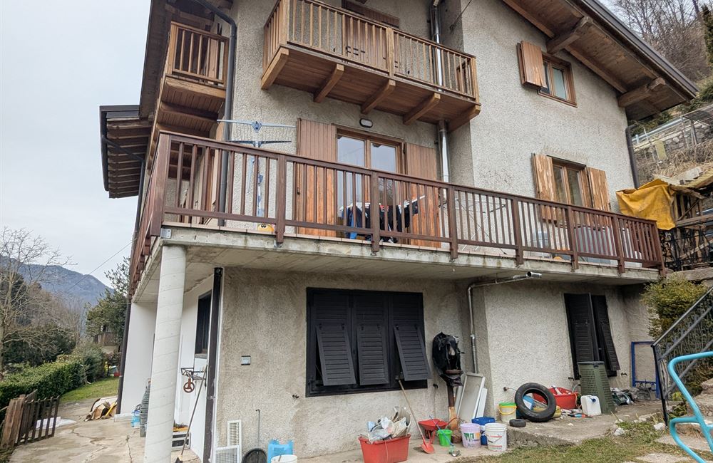 INCANTEVOLE CASA SINGOLA CON DUE APPARTAMENTI A POCHI PASSI DAL LAGO DI LEDRO - Vendita Casa Singola Ledro (fraz. Molina) Valle di Ledro