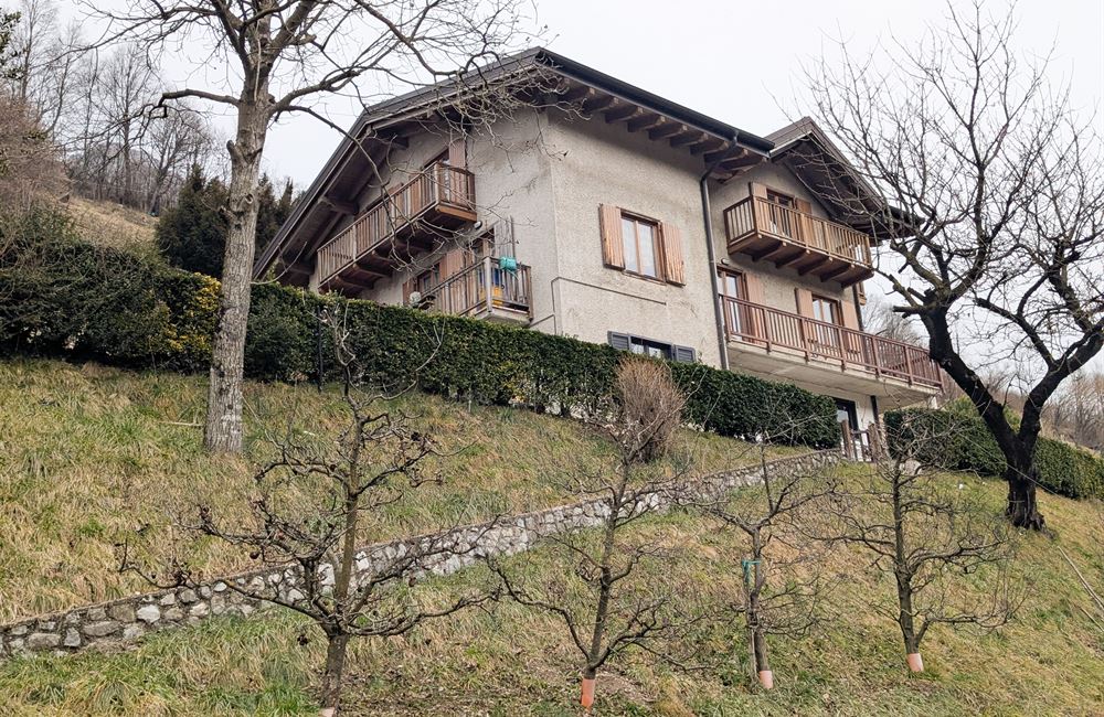 INCANTEVOLE CASA SINGOLA CON DUE APPARTAMENTI A POCHI PASSI DAL LAGO DI LEDRO - Vendita Casa Singola Ledro (fraz. Molina) Valle di Ledro