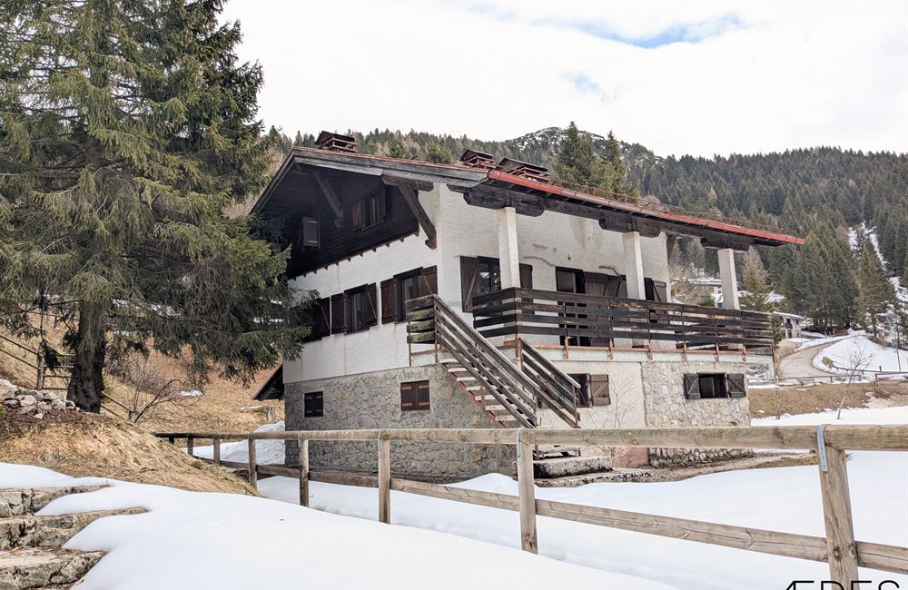 CASA SINGOLA CON TERRENO CIRCOSTANTE A TREMALZO - Vendita Casa Singola Ledro (località Tremalzo) Valle di Ledro