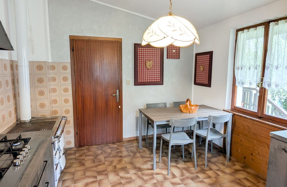 CASA SINGOLA CON AMPIO TERRENO EDIFICABILE IN VENDITA - Vendita Casa Singola Ledro (fraz. Tiarno di Sopra) Valle di Ledro