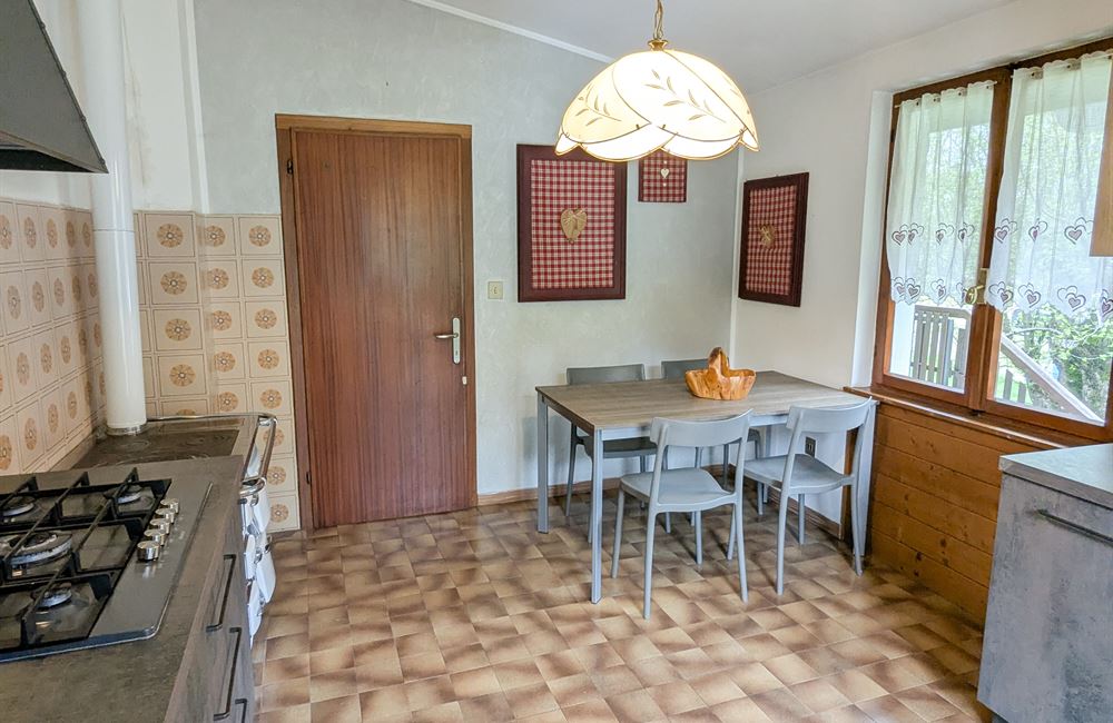 CASA SINGOLA CON AMPIO TERRENO EDIFICABILE IN VENDITA - Vendita Casa Singola Ledro (fraz. Tiarno di Sopra) Valle di Ledro