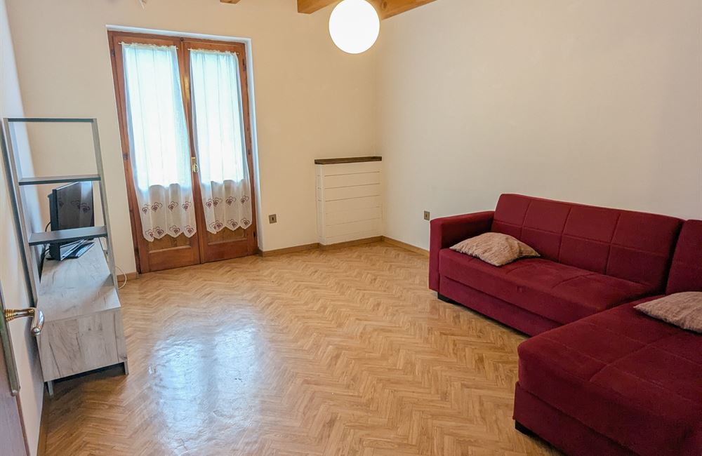 CASA SINGOLA CON AMPIO TERRENO EDIFICABILE IN VENDITA - Vendita Casa Singola Ledro (fraz. Tiarno di Sopra) Valle di Ledro