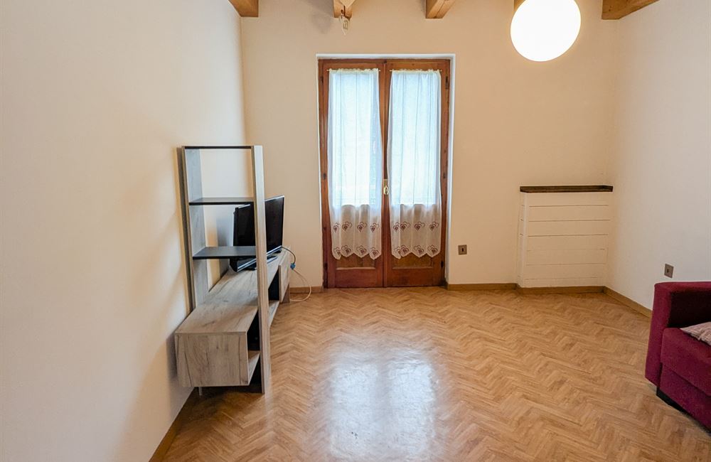 CASA SINGOLA CON AMPIO TERRENO EDIFICABILE IN VENDITA - Vendita Casa Singola Ledro (fraz. Tiarno di Sopra) Valle di Ledro