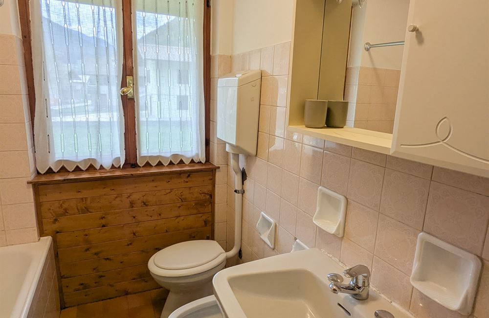 CASA SINGOLA CON AMPIO TERRENO EDIFICABILE IN VENDITA - Vendita Casa Singola Ledro (fraz. Tiarno di Sopra) Valle di Ledro