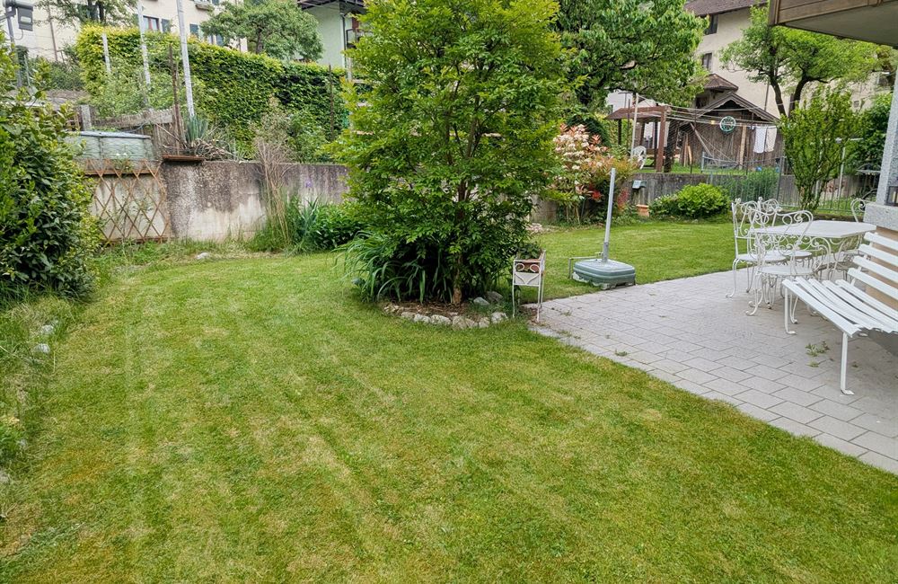 TRILOCALE CON AMPIO CORTILE PRIVATO A POCHI MINUTI DAL LAGO - Vendita Appartamento trilocale Ledro (fraz. Enguiso) Valle di Ledro