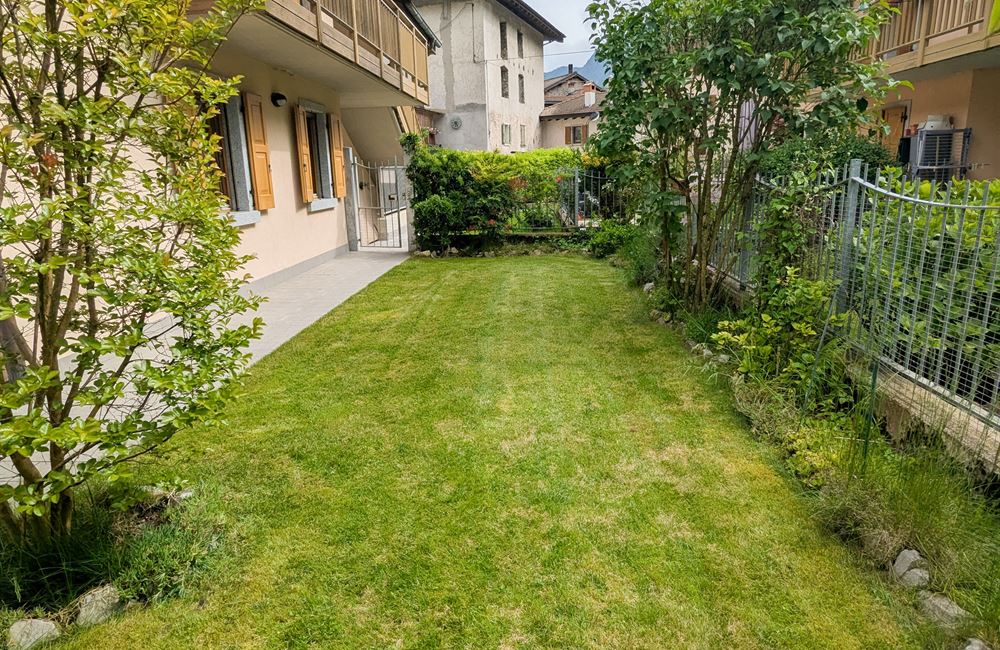 TRILOCALE CON AMPIO CORTILE PRIVATO A POCHI MINUTI DAL LAGO - Vendita Appartamento trilocale Ledro (fraz. Enguiso) Valle di Ledro