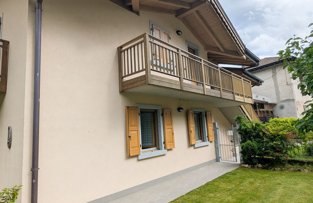 TRILOCALE CON AMPIO CORTILE PRIVATO A POCHI MINUTI DAL LAGO - Vendita Appartamento trilocale Ledro (fraz. Enguiso) Valle di Ledro