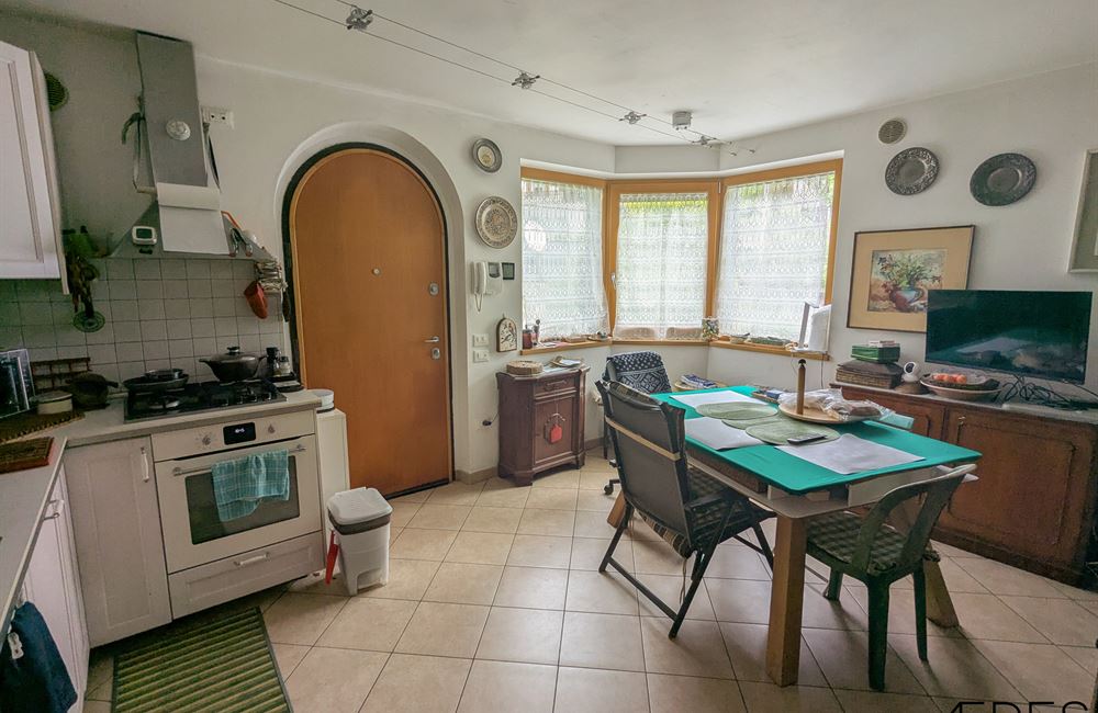 TRILOCALE CON AMPIO CORTILE PRIVATO A POCHI MINUTI DAL LAGO - Vendita Appartamento trilocale Ledro (fraz. Enguiso) Valle di Ledro