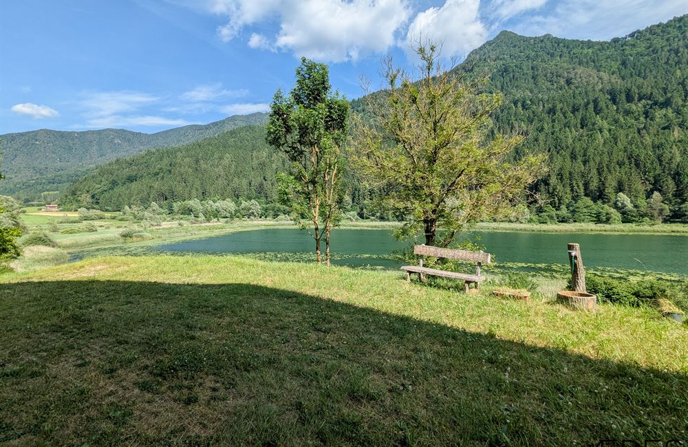 ANTICO FIENILE RISTRUTTURATO CON VISTA LAGO D'AMPOLA E AMPIO TERRENO - Vendita Fienile Ledro (fraz. Tiarno di Sopra) Valle di Ledro